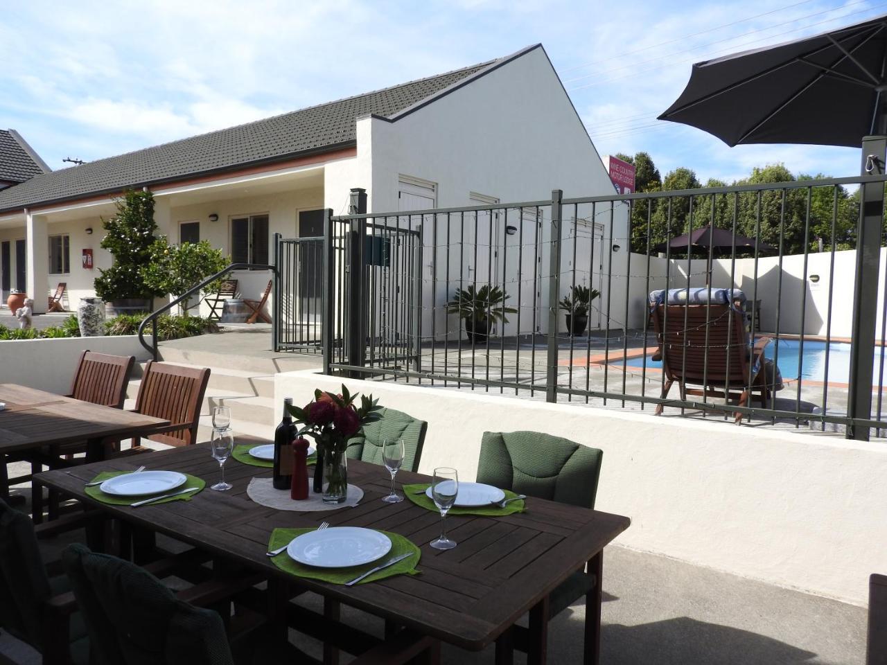 Wine Country Motel Havelock North Esterno foto